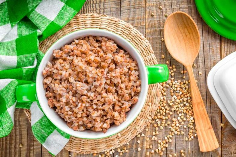 Loose buckwheat diet porridge in the diet of those who want to lose weight